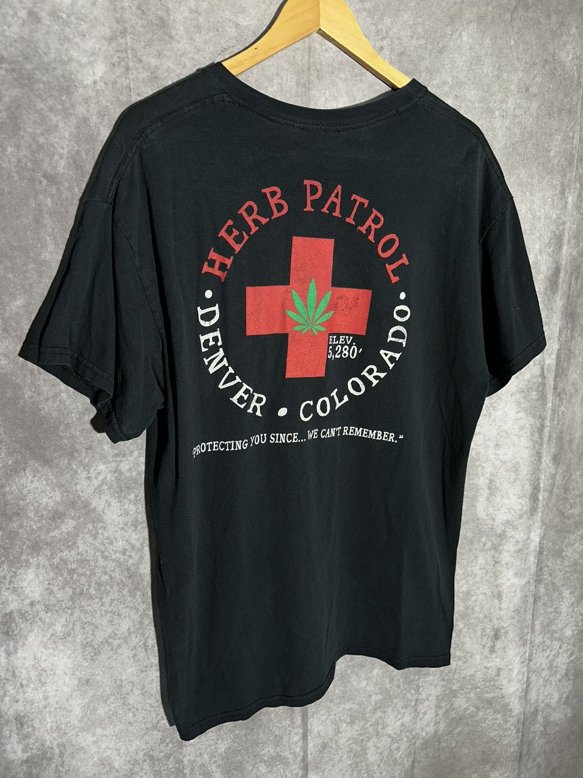 Vintage Vintage Denver Herb Patrol Weed Tee Size US L / EU 52-54 / 3 - 1 Thumbnail