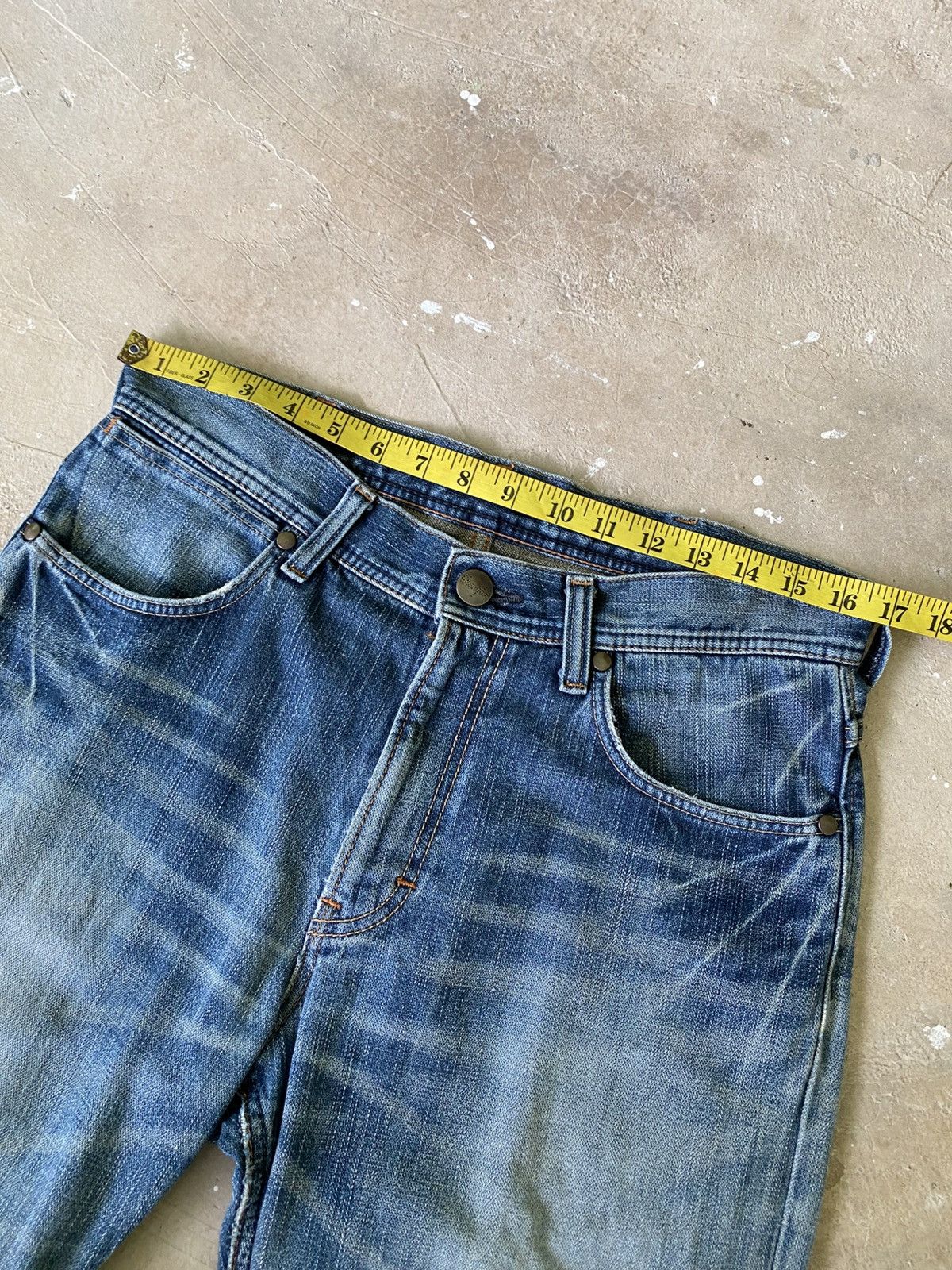 Wrangler Vintage Wrangler Distressed Fade Denim Size US 33 - 13 Thumbnail