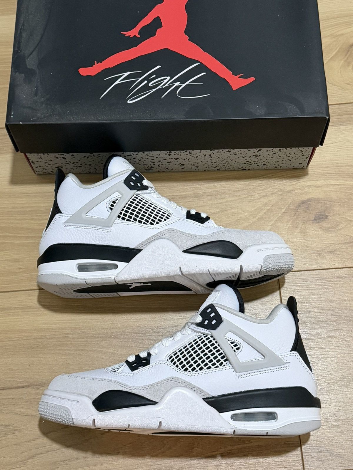 Jordan Brand Air Jordan 4 Military Black Size US 6 / EU 39 - 1 Thumbnail