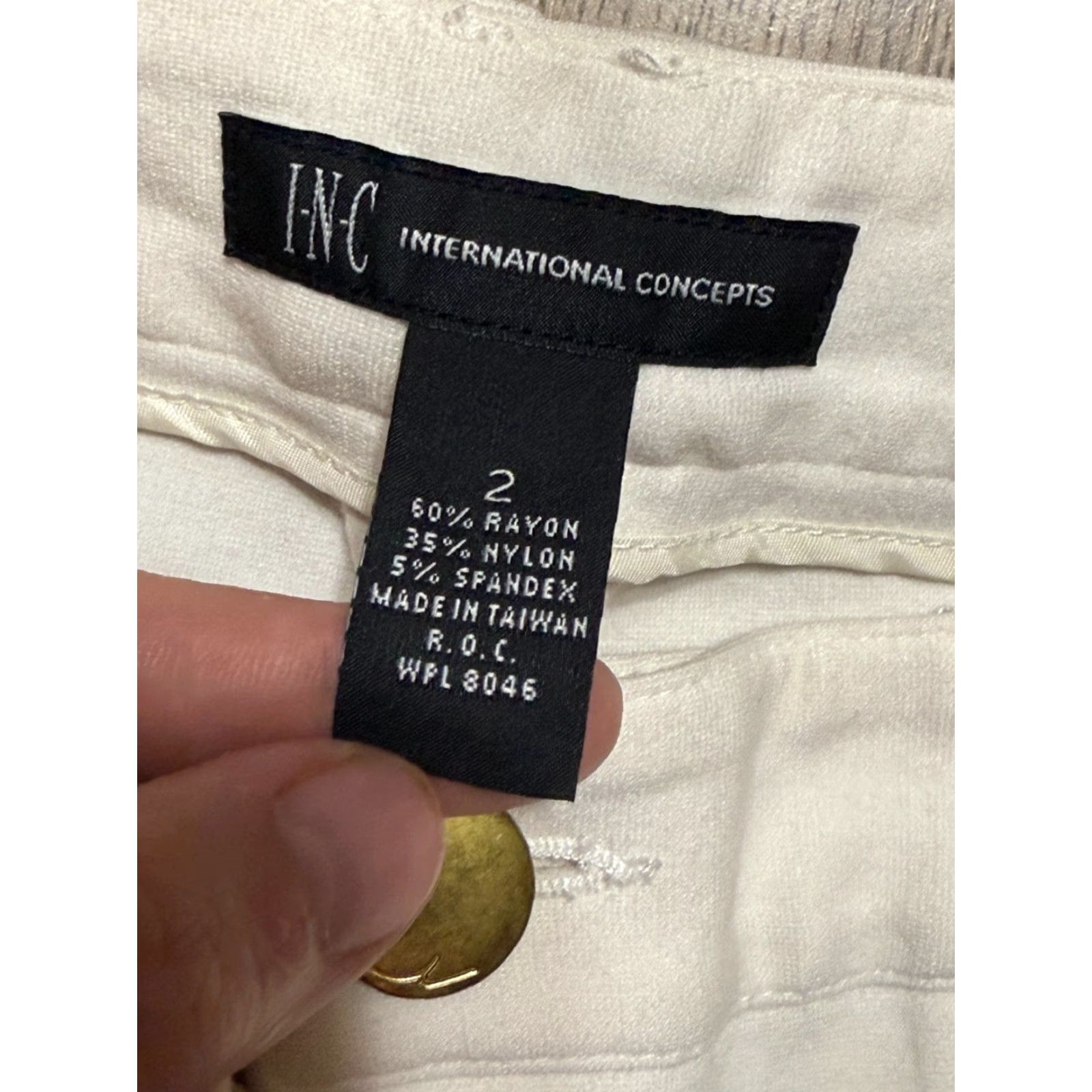 Vintage INC International Concepts Jeans, Women's Size 2, White, Flared, 5-Pocket, Zip Pockets, INSEAM 29 in, Denim, Regular, Vintage No, Pants, Women, 2 Size 26" / US 2 / IT 38 - 4 Thumbnail