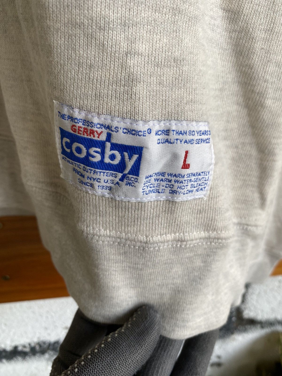 Vintage Vintage Cosby Freak’s Store Beige Sweatshirt Big Logo Size US L / EU 52-54 / 3 - 6 Thumbnail