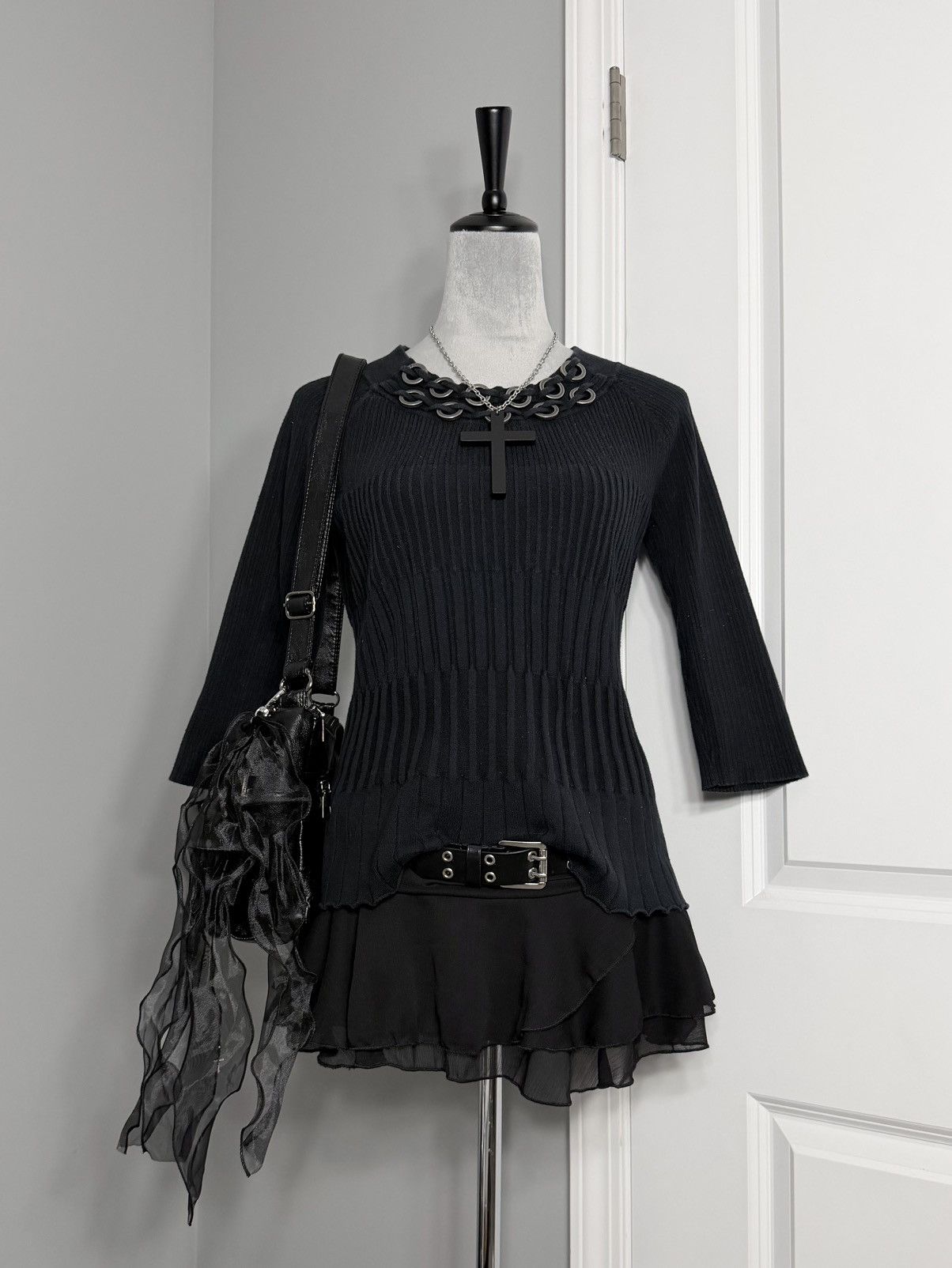 Other Black Ribbed Grommet Studded Scoop Neck 3/4 Sleeve Sweater Size M / US 6-8 / IT 42-44 - 6 Thumbnail