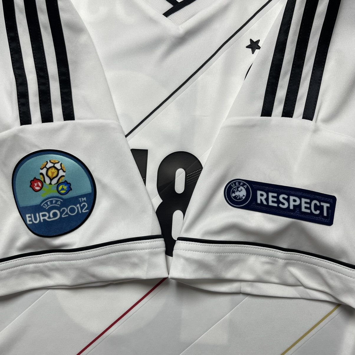 Adidas GERMANY ADIDAD 2012 EURO FOOTBALL HOME JERSEY #18 KROOS Size US M / EU 48-50 / 2 - 7 Thumbnail