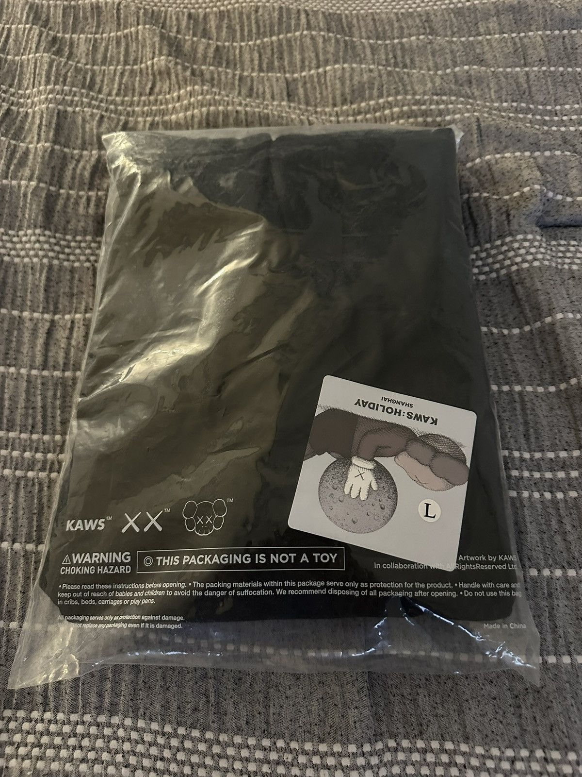 Kaws KAWS SHANGHAI hoodie size large Size US L / EU 52-54 / 3 - 2 Thumbnail