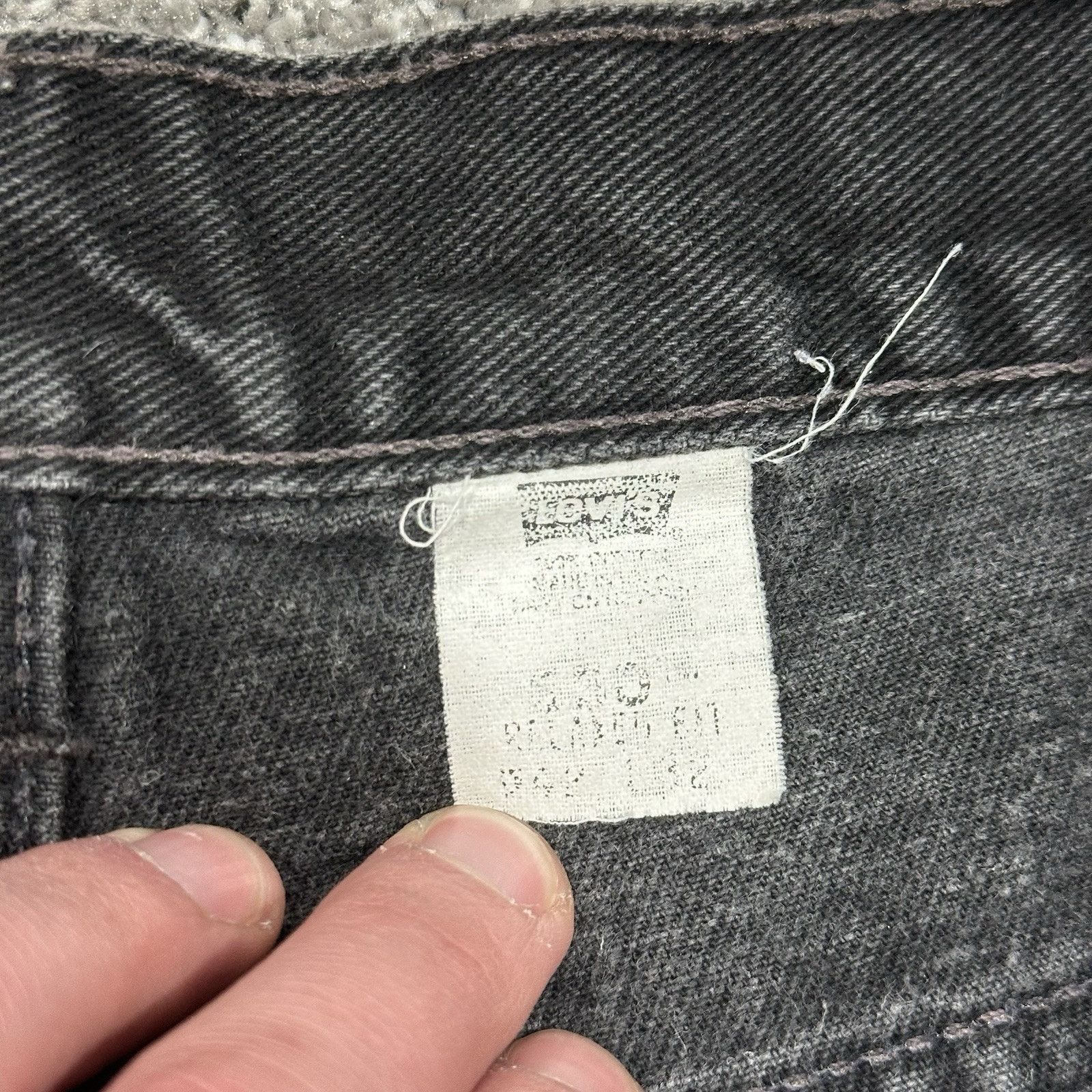 Levi's VTG Levis 550 Jeans Mens 40x30 Black Denim Relaxed Fit Baggy Size US 40 / EU 56 - 5 Thumbnail