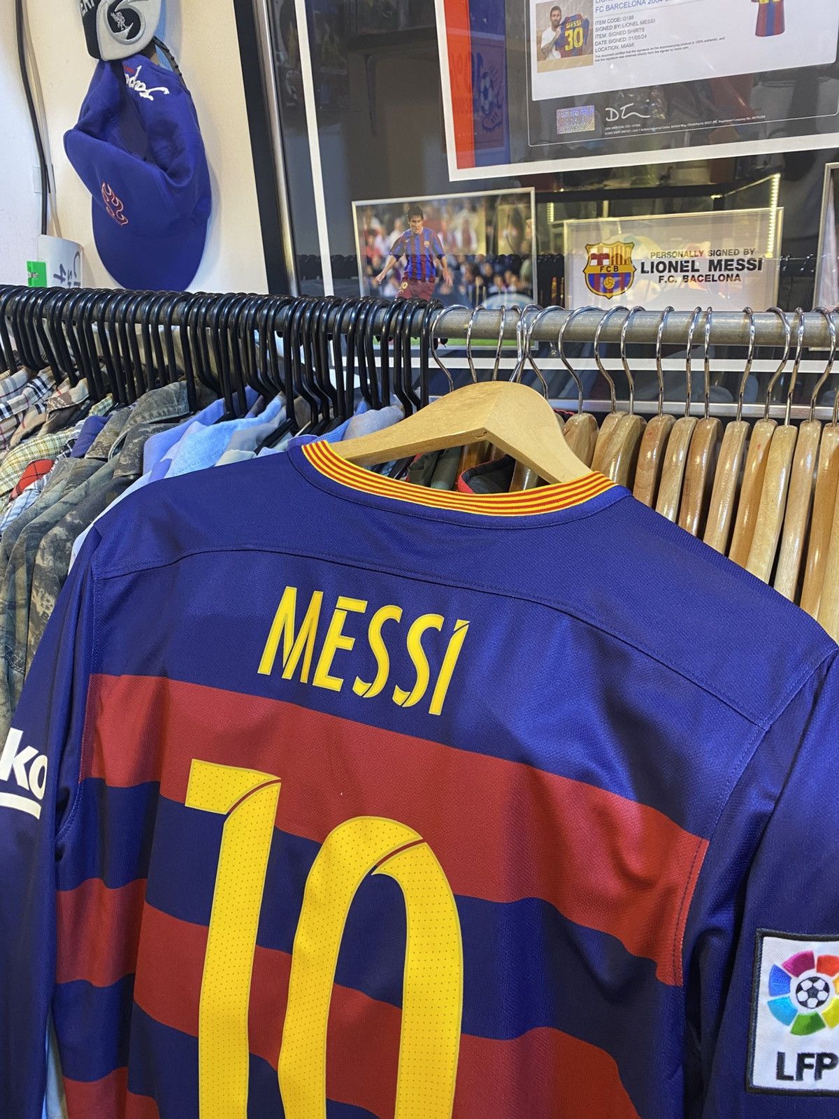 Nike 2015-2016 FC Barcelona Home Kit MESSI 10 Size US M / EU 48-50 / 2 - 2 Thumbnail