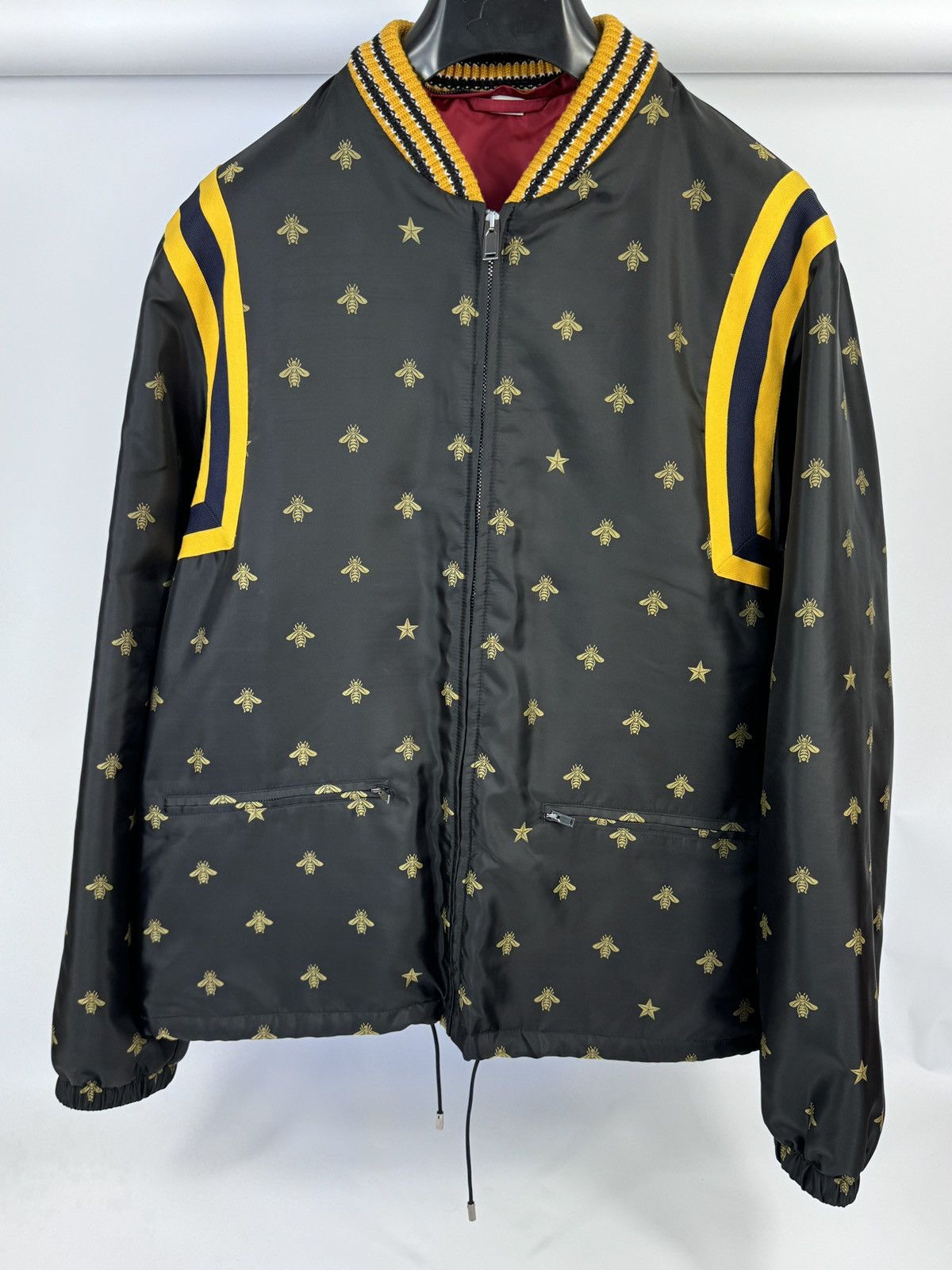 Gucci BEE PRINT LIGHT JACKET WITH DETACHABLE HOOD Size US L / EU 52-54 / 3 - 1 Thumbnail