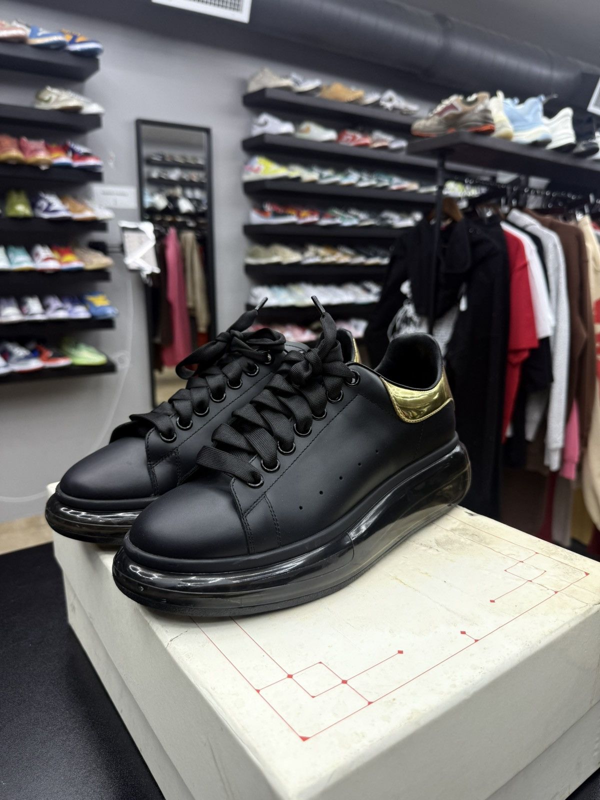 Alexander McQueen Women’s Black Alexander McQueen sneaker size 39 / 9US Size US 9 / IT 39 - 6 Thumbnail