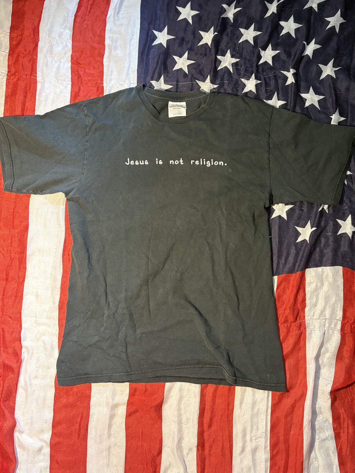 Vintage Vintage hanes heavyweight t-shirt jesus is not religionfaded Size US M / EU 48-50 / 2 - 1 Thumbnail