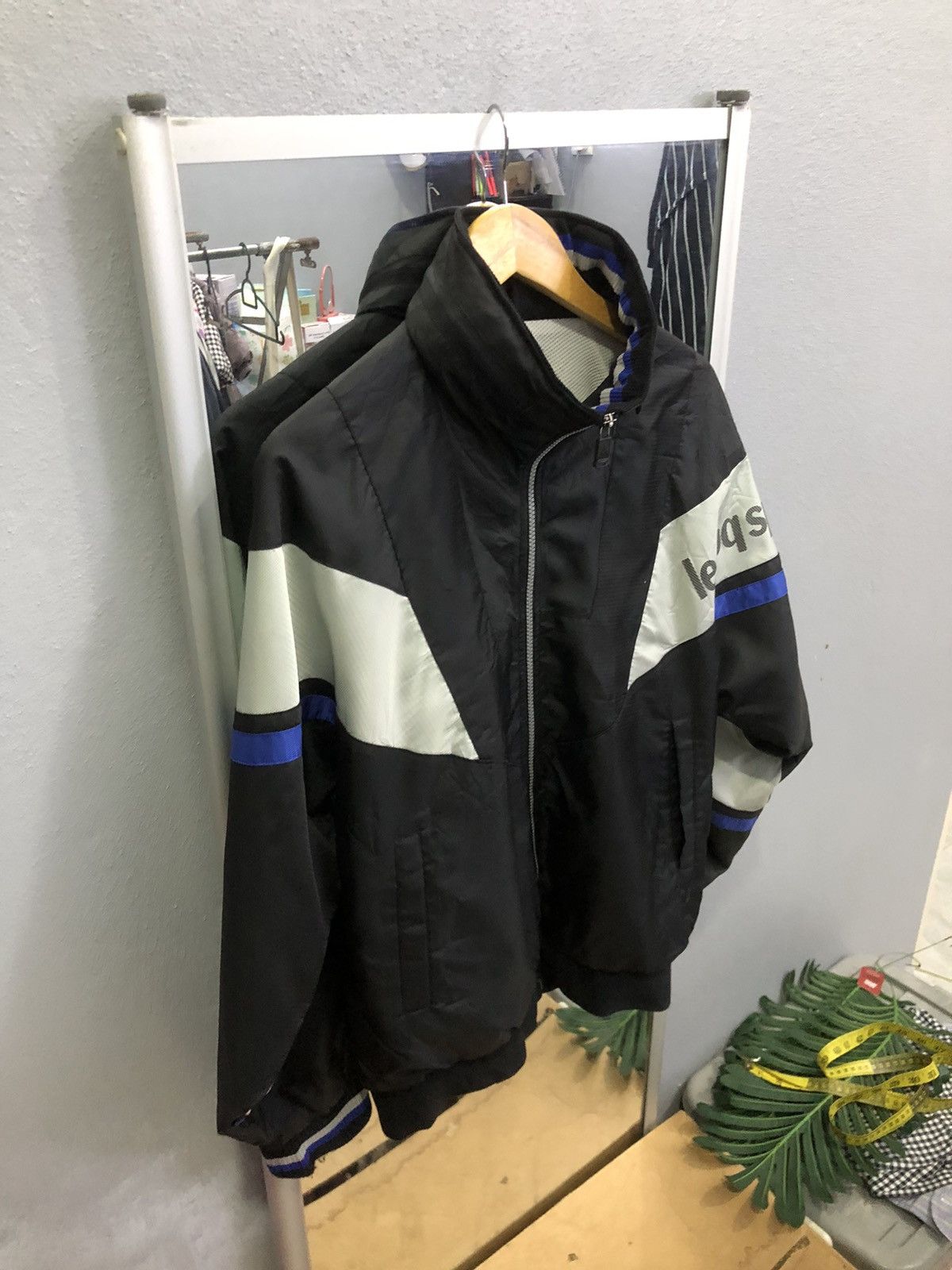 Le Coq Sportif Vintage 90s Le Coq Sportif Windbreaker Hidden Hood Size US L / EU 52-54 / 3 - 3 Thumbnail