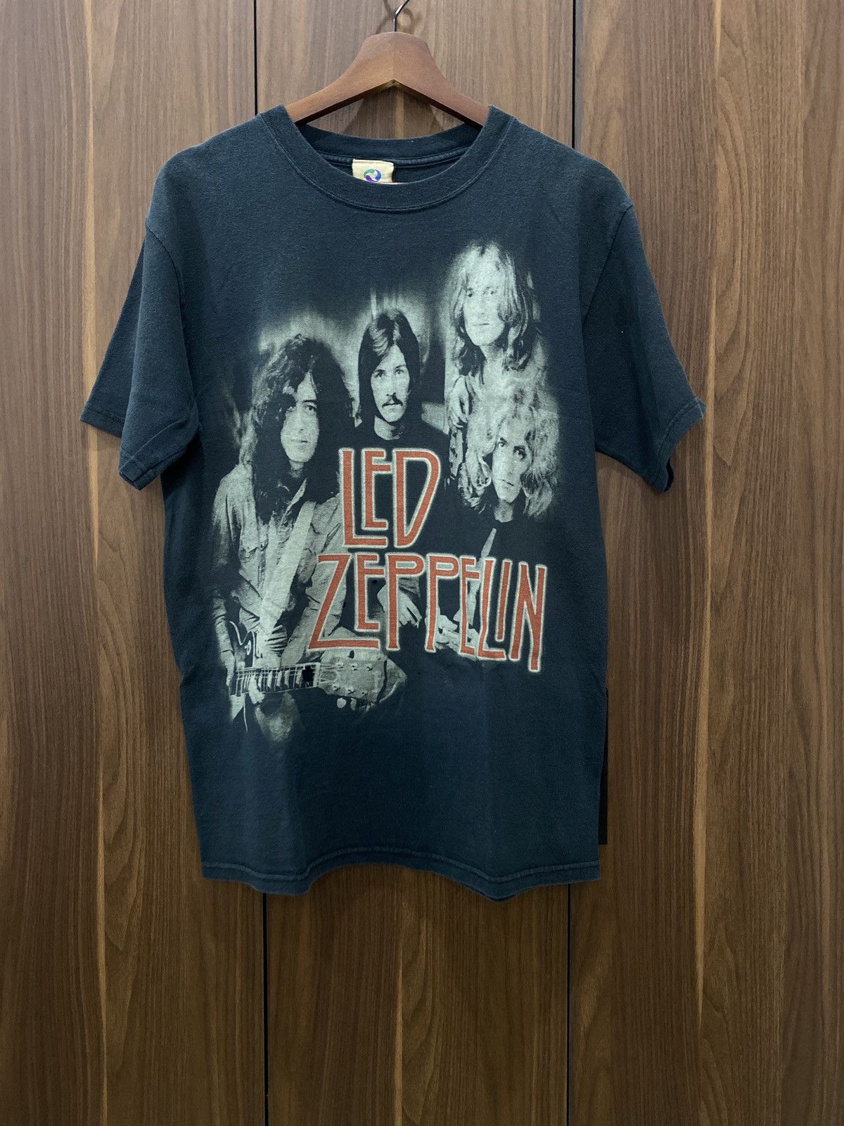 Led Zeppelin TRUE VINTAGE 90s LED ZEPPELIN Band Tee -Distressed/Pinhole Size US M / EU 48-50 / 2 - 1 Thumbnail