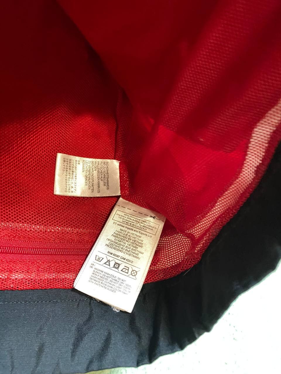 Adidas vintage Adidas logo Y2K jacket red Streetwear Size US S / EU 44-46 / 1 - 3 Thumbnail