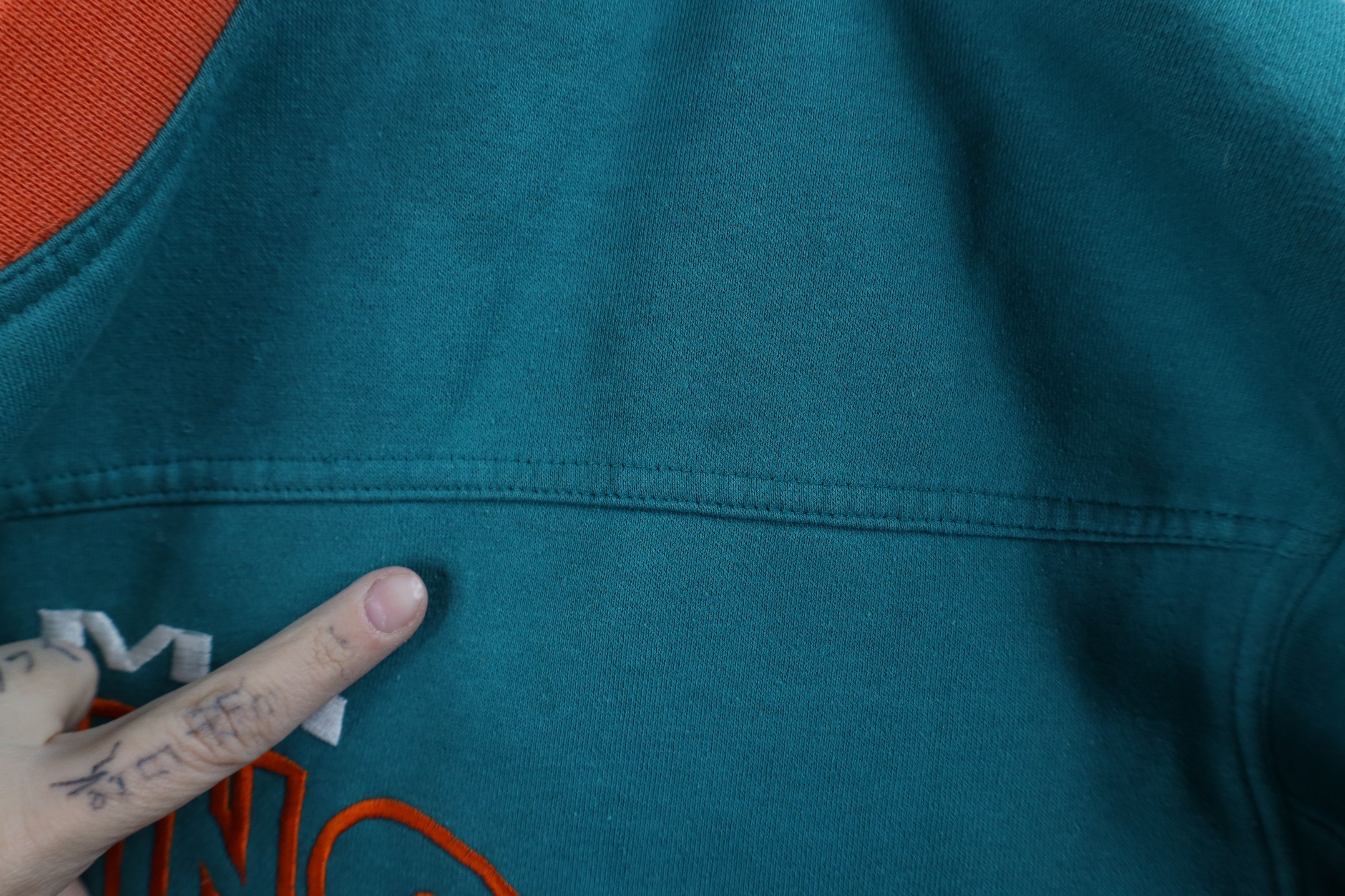 Vintage Vintage 90s Out Miami Dolphins Football Sweatshirt Teal Size US L / EU 52-54 / 3 - 7 Thumbnail