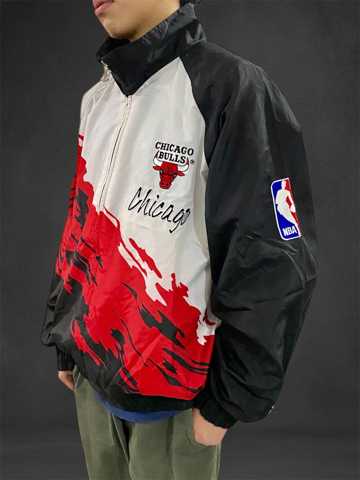 Vintage Logo Athletic Splash Bulls XL RARE jacket
