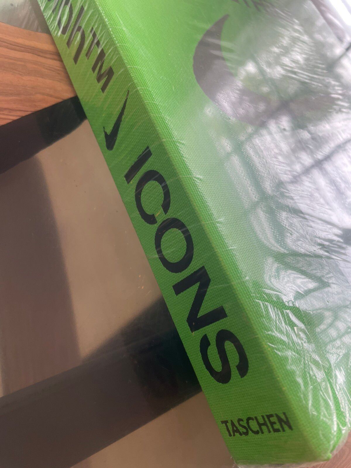 Nike Virgil Abloh. Nike. ICONS Coffee Table Book Size ONE SIZE - 9 Thumbnail