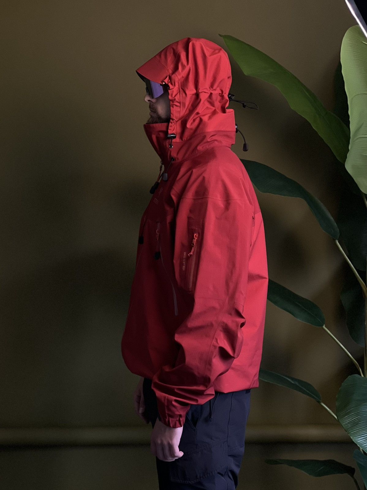 Arc'teryx × Vintage Arc’teryx Alpha SV Gore-Tex XCR Jacket Red Size L Canada Size US L / EU 52-54 / 3 - 7 Thumbnail