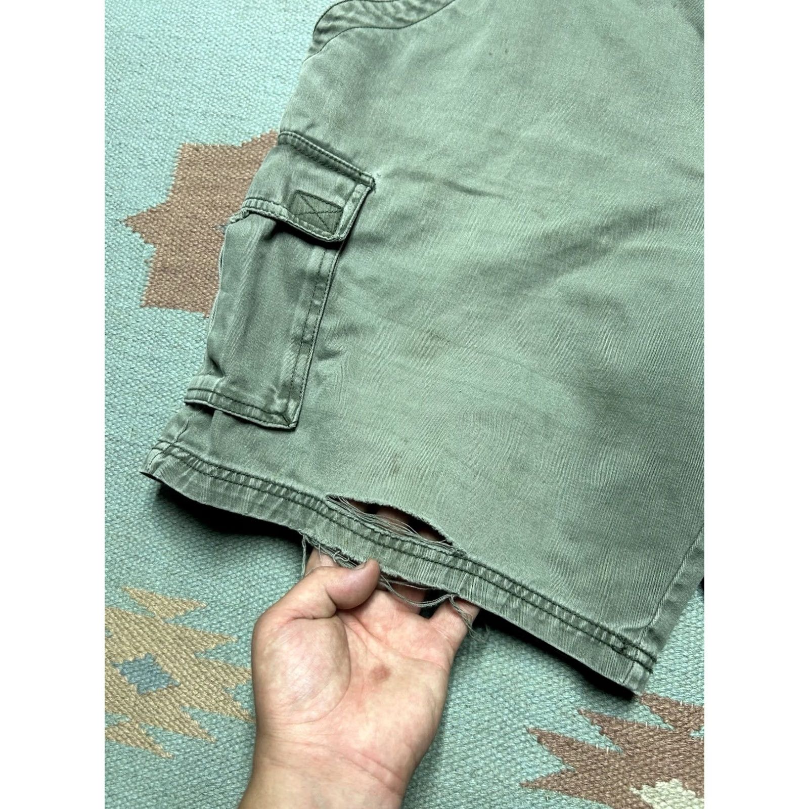 Faded Glory Faded Glory Cargo Shorts Shirt Cargo Men 36 Green Distressed Twill Cotton Utility Pockets 90s Skater Size US 36 / EU 52 - 2 Thumbnail