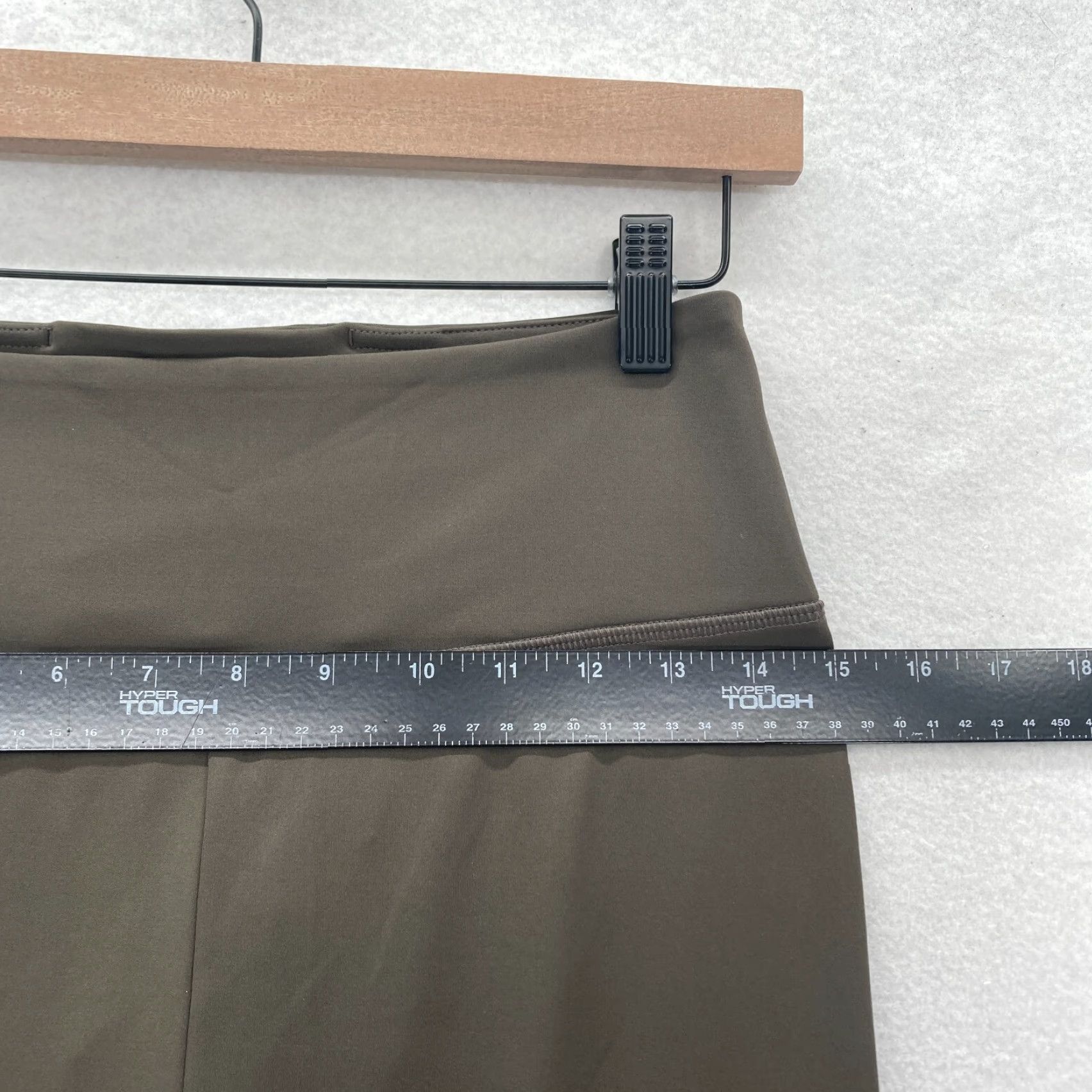 Lou & Grey Lou & Grey Ankle Crop Leggings Women's Medium Olive Green Stretch Pocket Preppy Size 32" / US 10 / IT 46 - 7 Thumbnail