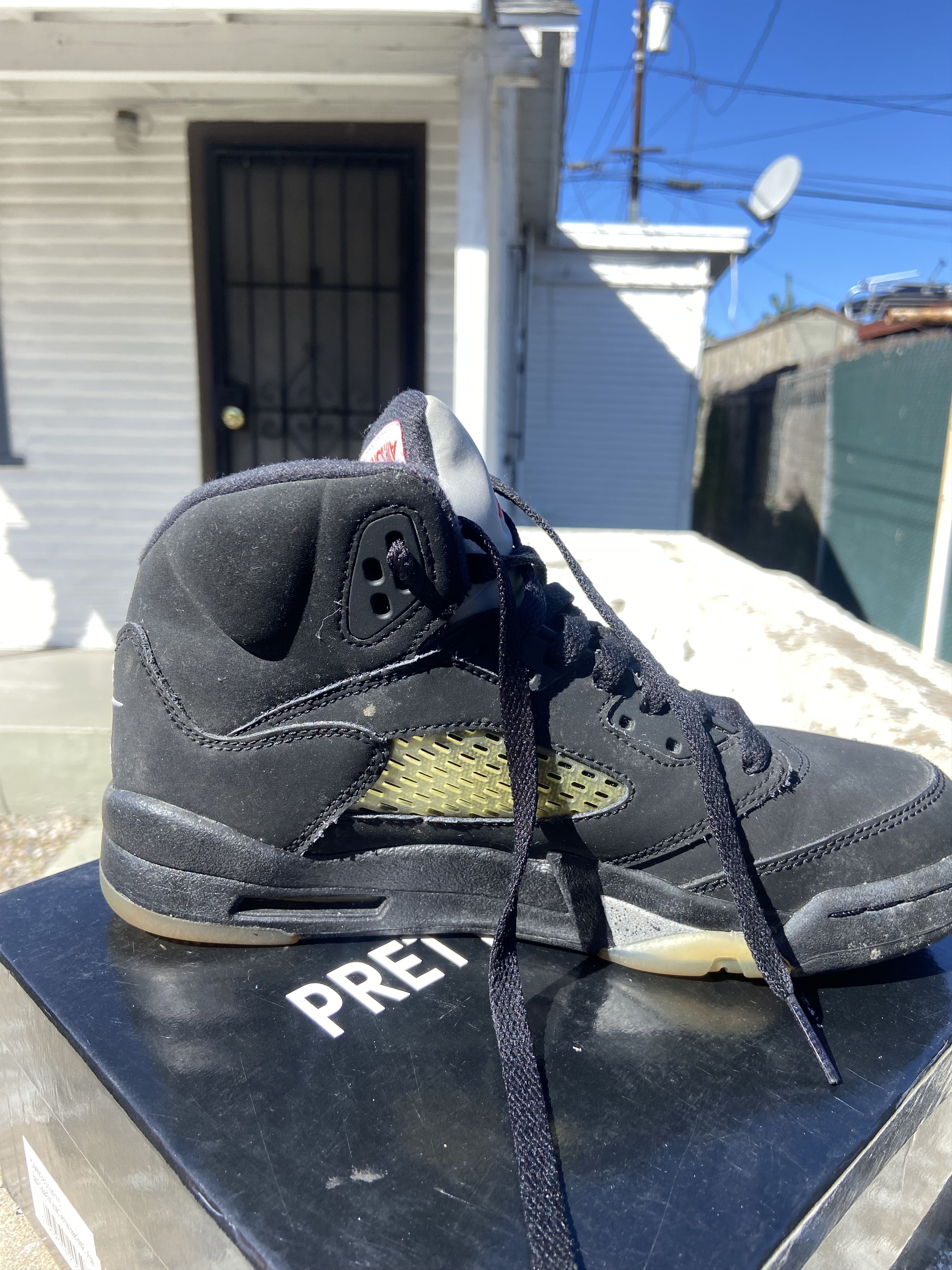 Nike Jordan 5 Black Metallic Size US 5 / EU 37 - 8 Thumbnail