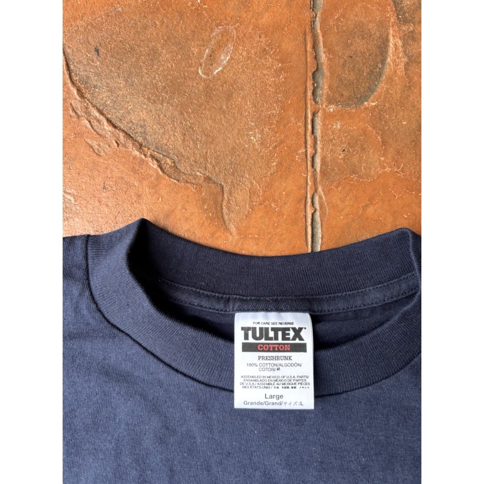 Tultex VINTAGE Chicago Skyline Tourist Souvenir T-Shirt Large Tultex Men Blue 90s 80s Logo Graphic Print Crew Neck Short Sleeve Cotton Polyester Knit Size US L / EU 52-54 / 3 - 2 Thumbnail
