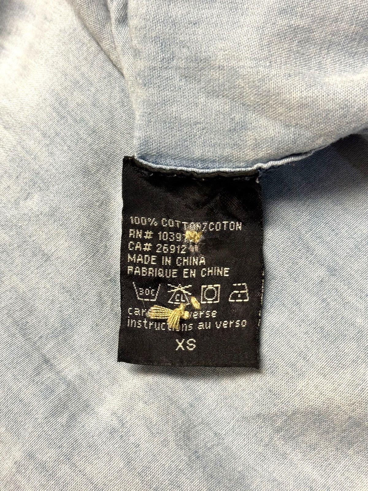 Obey OBEY Light Wash Chambray LS Roll-Tab Button-Down Shirt Size XS / US 0-2 / IT 36-38 - 6 Thumbnail