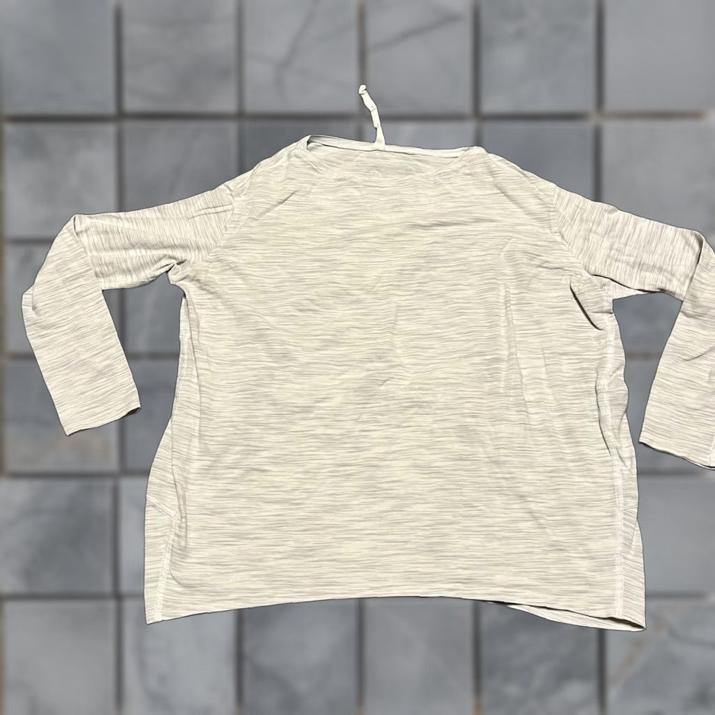 Lululemon Lululemon Shirt Womens 2 Heather Gray Long Sleeve Oversized Shirt Women 2 Heather Gray Regular Casual Womens Size XS / US 0-2 / IT 36-38 - 1 Thumbnail