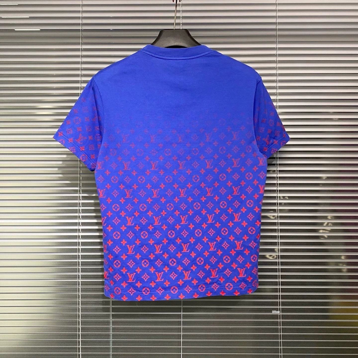 Louis Vuitton Louis Vuitton Gradient Monogram T-shirt S Size US S / EU 44-46 / 1 - 2 Thumbnail