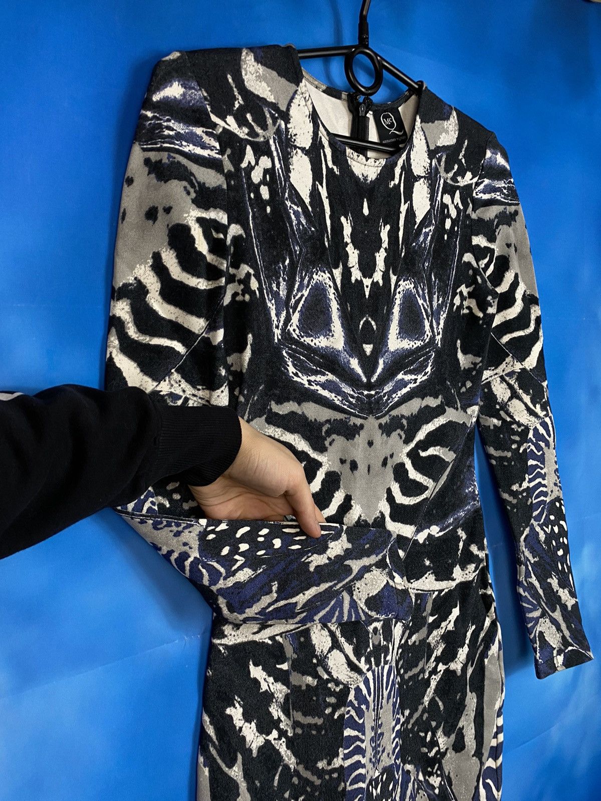Alexander McQueen × Vintage Alexander McQueen rare dress opium style vintage Size S / US 4 / IT 40 - 4 Thumbnail