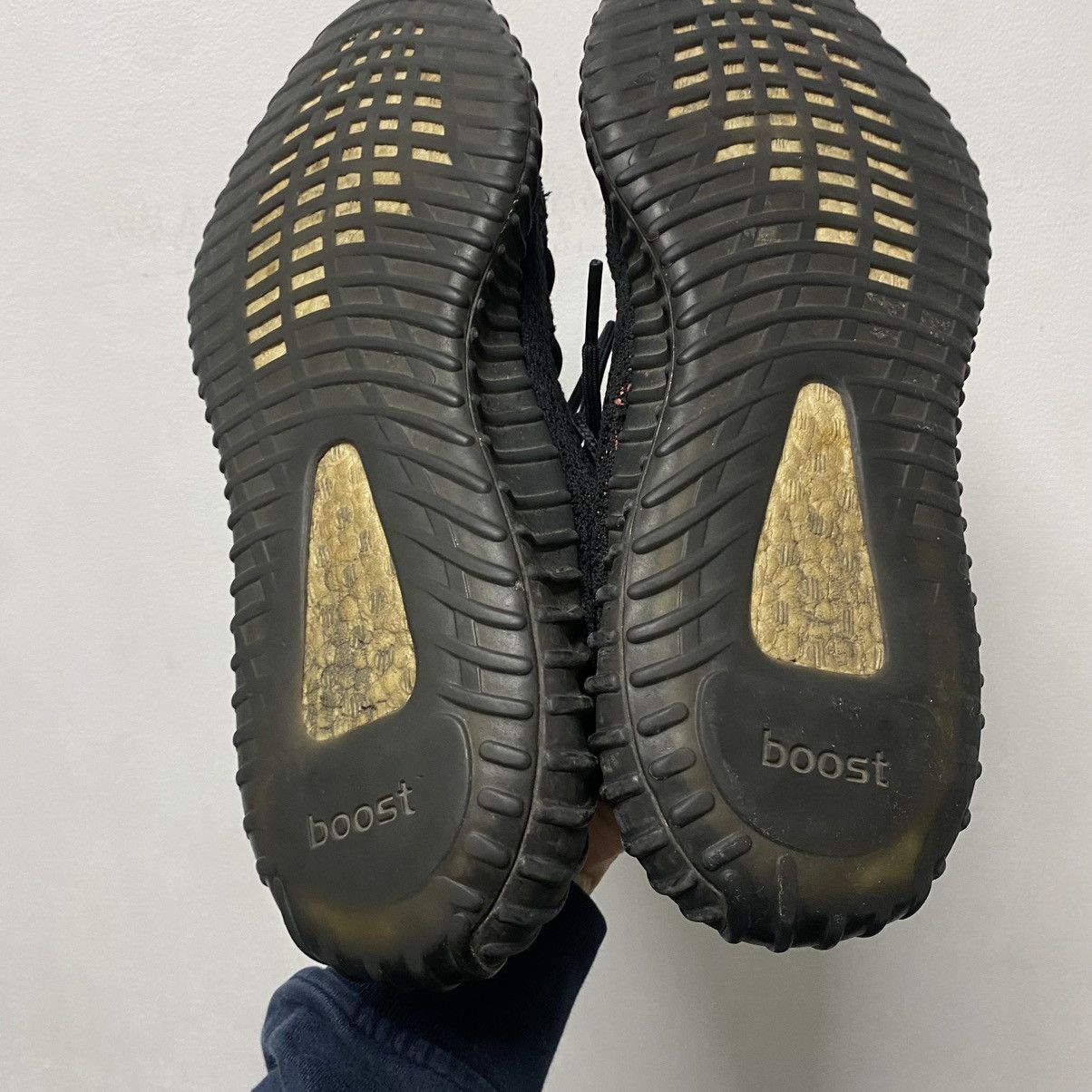 Adidas adidas Yeezy Boost 350 V2 Core Black Red Size US 12 / EU 45 - 11 Thumbnail