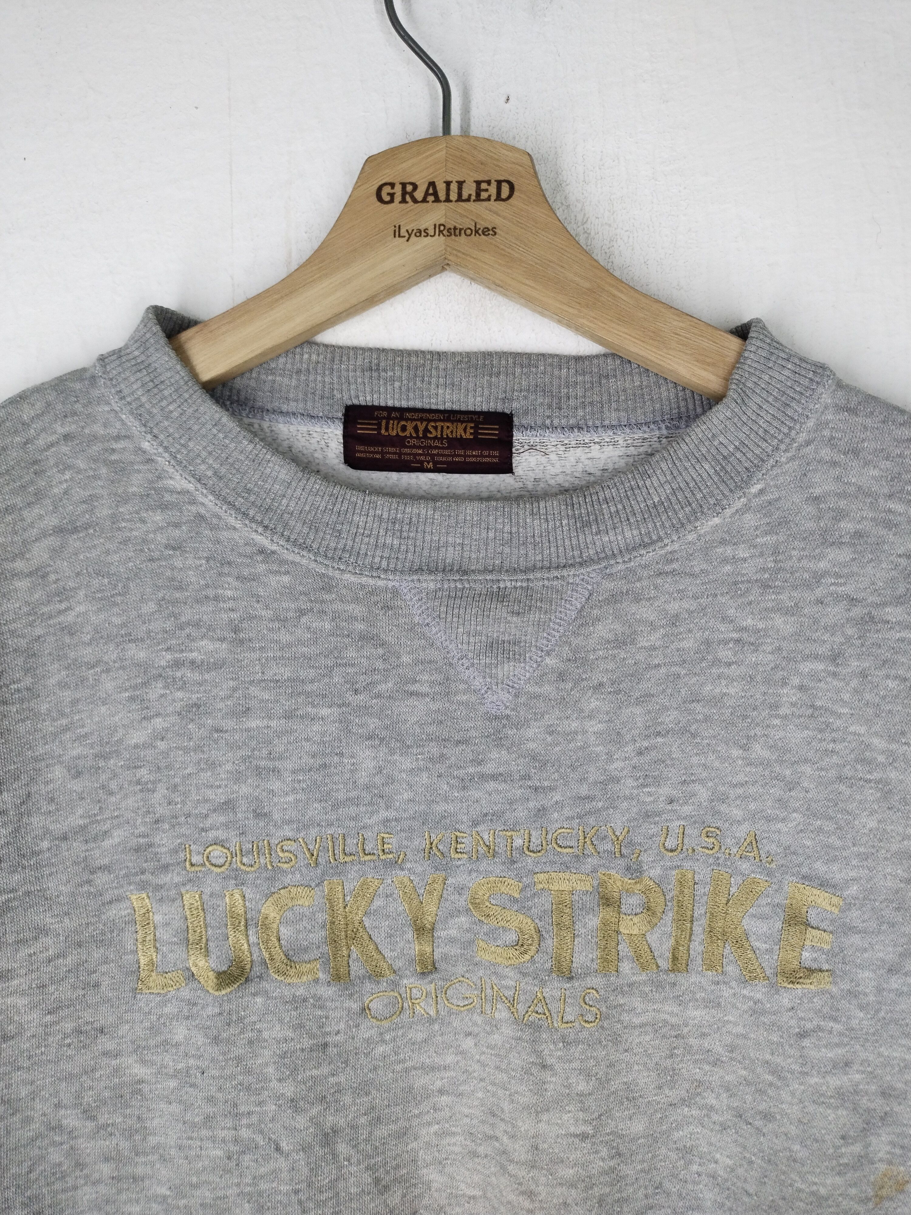 Vintage Vintage Lucky Strike Embroidered Baggy Sweatshirt Size US M / EU 48-50 / 2 - 3 Thumbnail