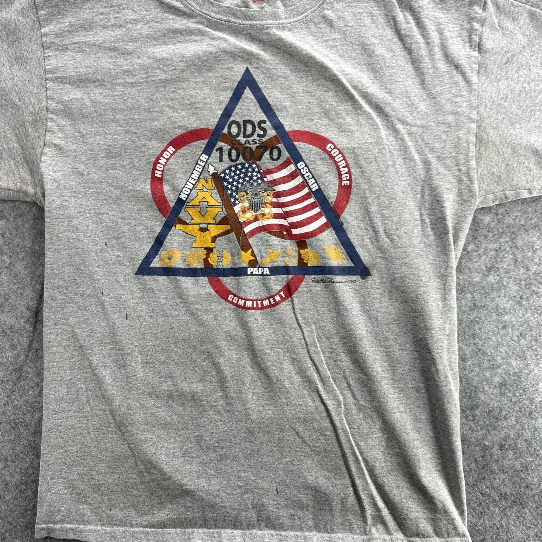 Hanes VINTAGE US Navy ODS Class 10070 T-Shirt Mens Large Gray Hanes Military Graphic Tee 2010 Size US L / EU 52-54 / 3 - 3 Thumbnail