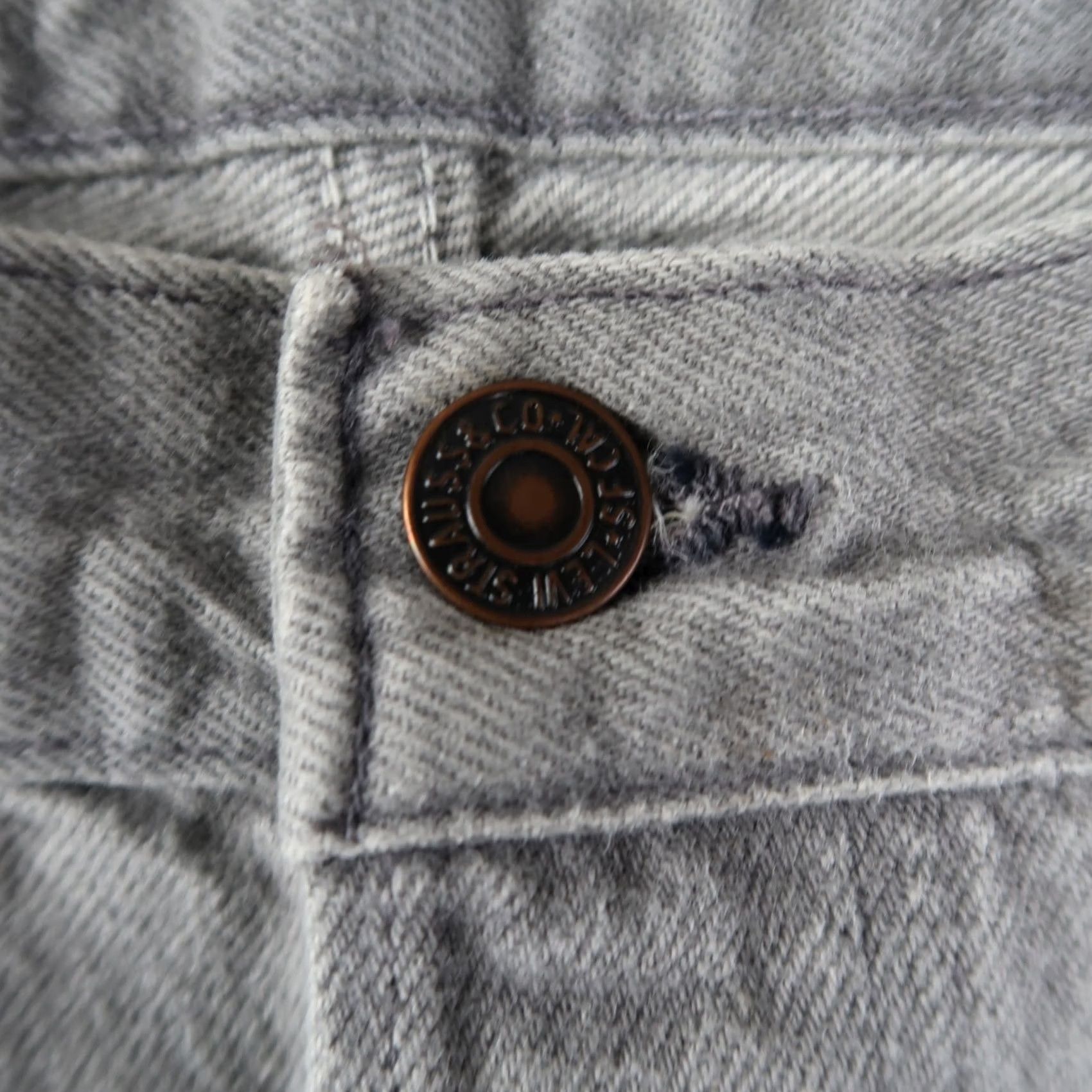 Levi's VINTAGE Levi's 501 Jeans Mens Gray 90s 38x32 Straight Denim 5-Pocket USA Size US 38 / EU 54 - 5 Thumbnail