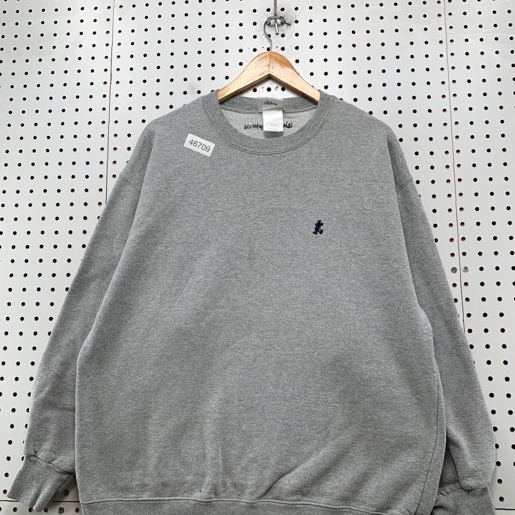 Disney VINTAGE Disney Sweatshirt Mens Large Gray Embroidered Mickey Mouse Crewneck USA Size US L / EU 52-54 / 3 - 4 Thumbnail