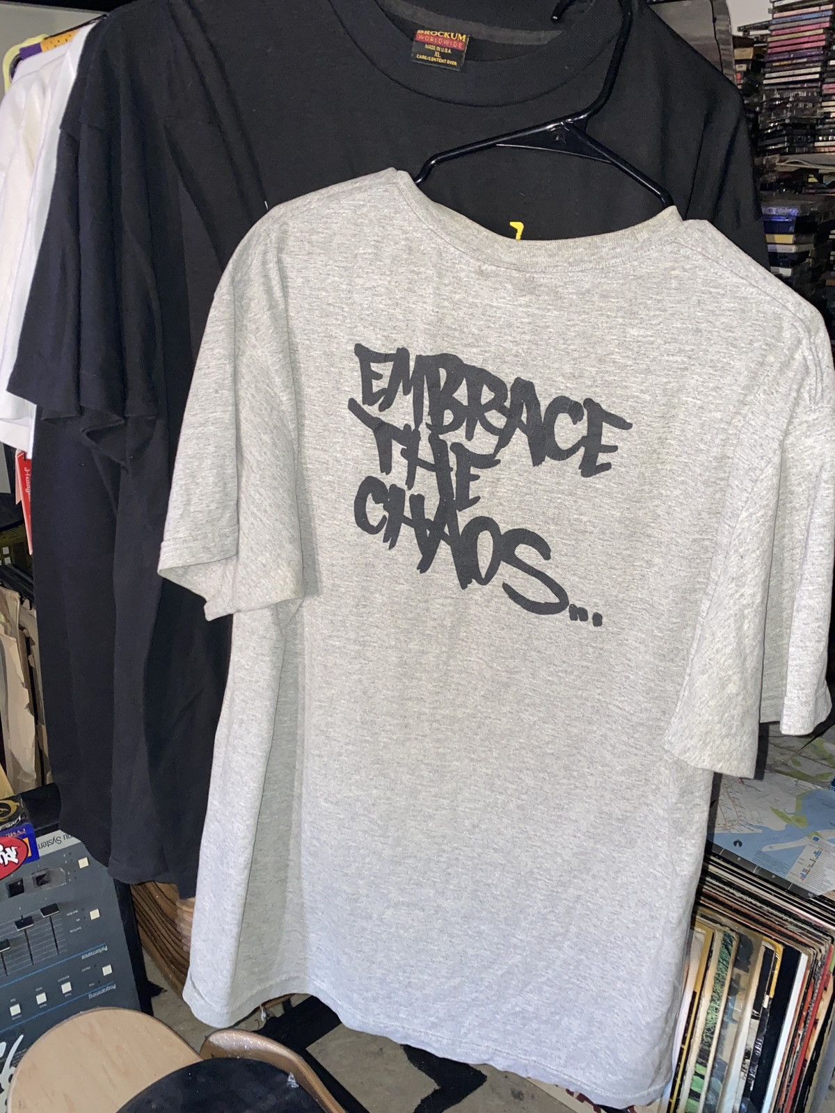 Band Tees × Japanese Brand × Vintage OZOMATLI T-SHIRT PROMO Size large Used GREY HIP hop Size US L / EU 52-54 / 3 - 2 Thumbnail