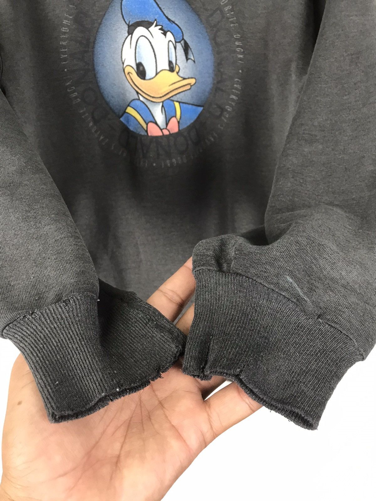 Disney Vintage 90s Donald Duck Sweatshirt Size US S / EU 44-46 / 1 - 5 Thumbnail