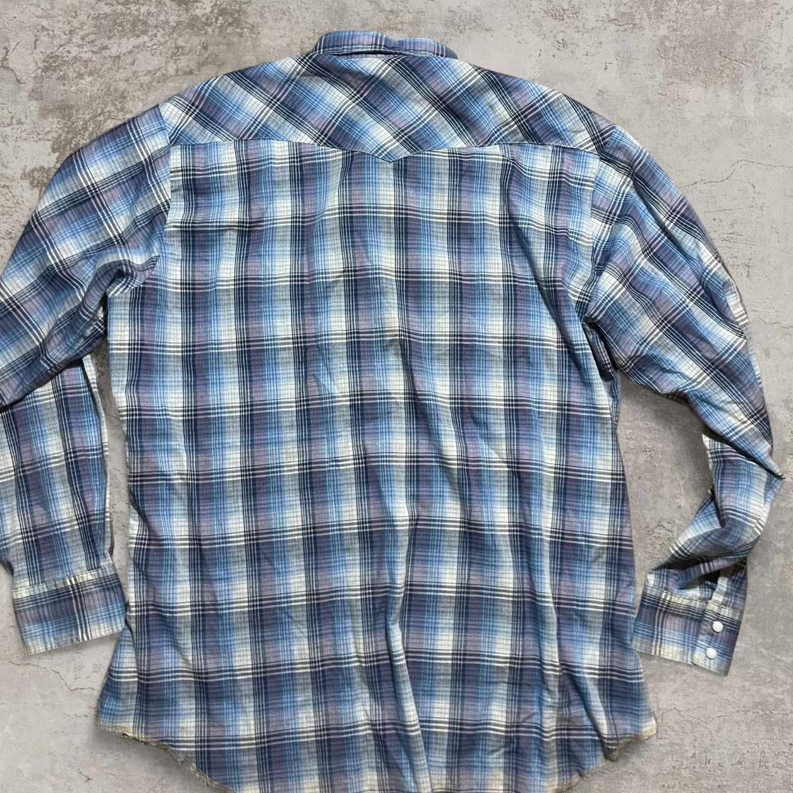 Wrangler 90s pearl snap Blue plaid Wrangler shirt size men’s XL Size US XL / EU 56 / 4 - 4 Thumbnail
