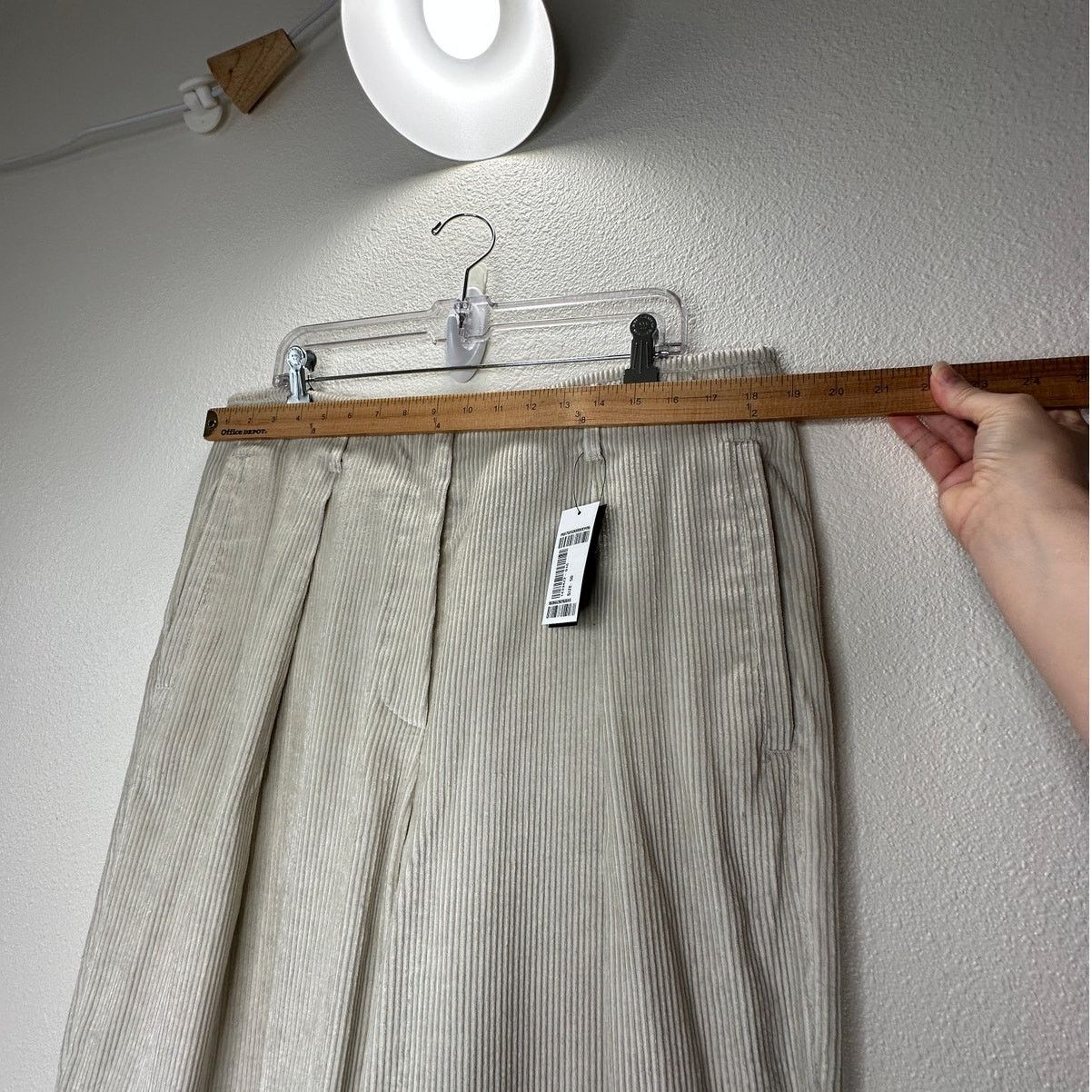 Brunello Cucinelli NWT Brunello Cucinelli Beige Front Pleat Wide Corduroy Pant Size 36" / US 14 / IT 50 - 17 Thumbnail