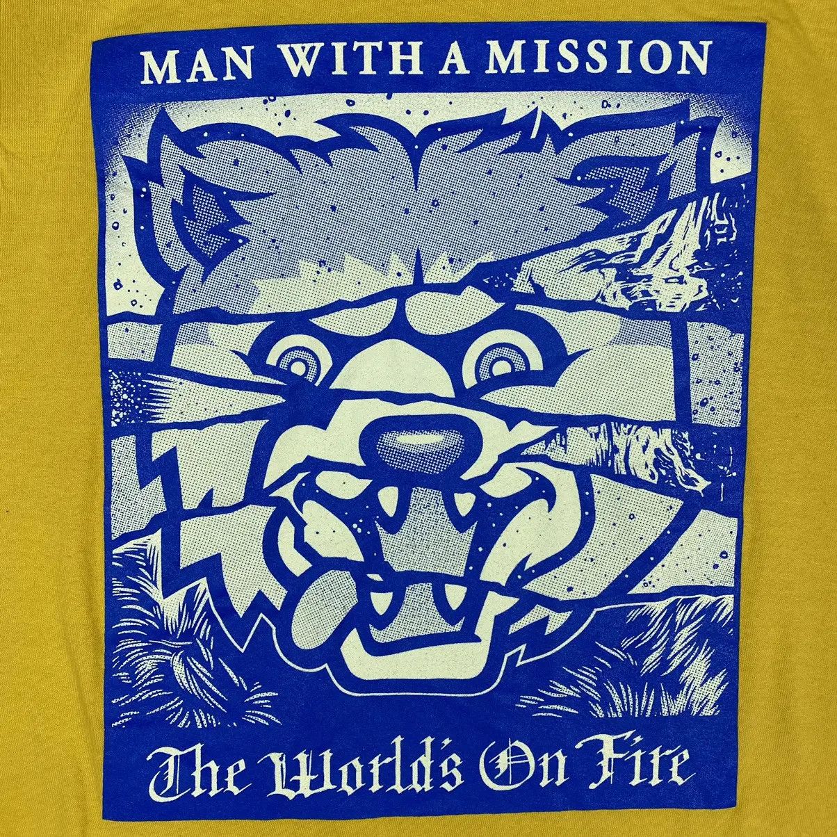 Band Tees MAN WITH A MISSION THE WORLD'S ON FIRE JAPAN BAND TEE Size US M / EU 48-50 / 2 - 3 Thumbnail