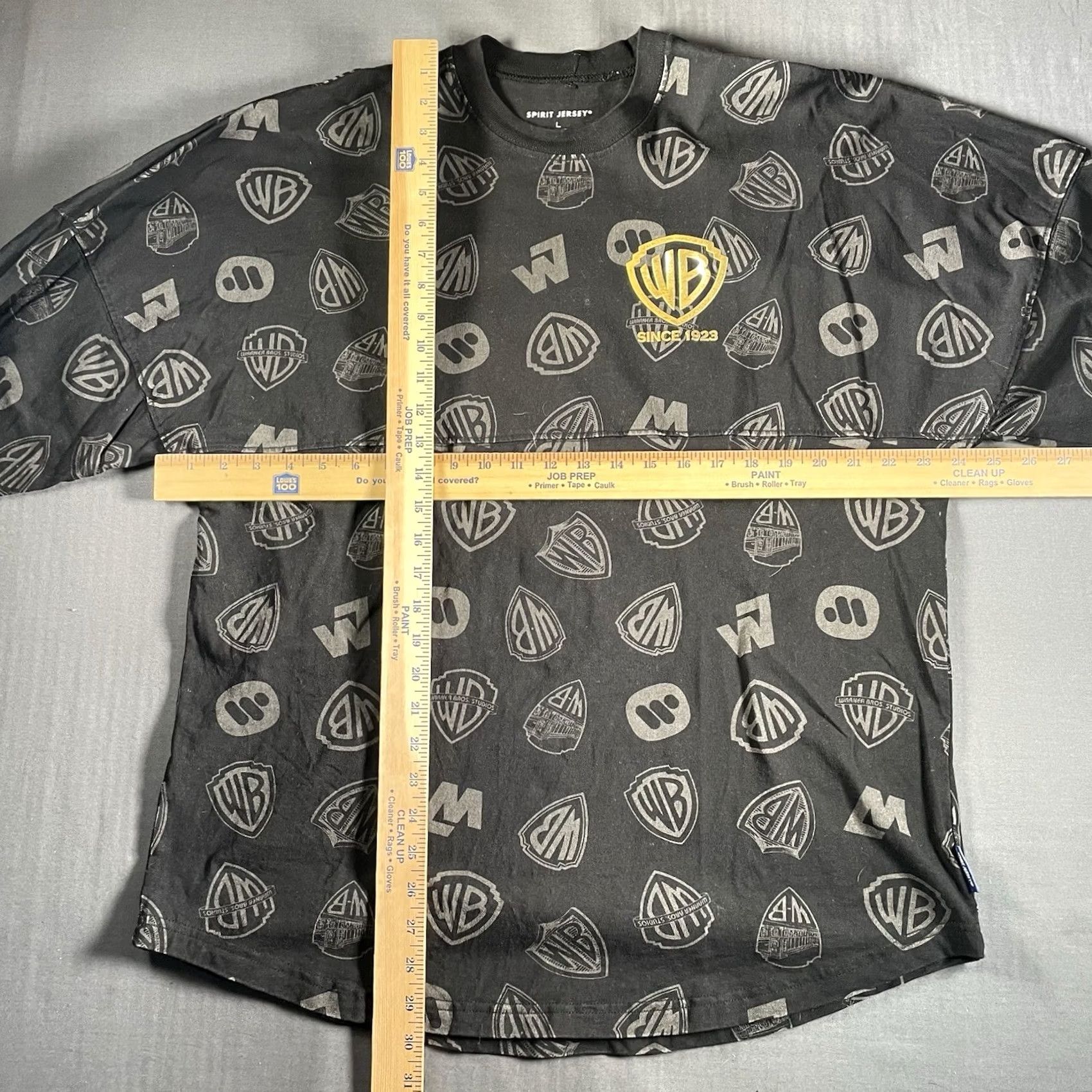Vintage Warner Bros. Studios Spirit Jersey Adult L Black Logo Print 100th Anniversary Signature Theme Retro Movie Mens Regular Long Sleeve Size US L / EU 52-54 / 3 - 6 Thumbnail
