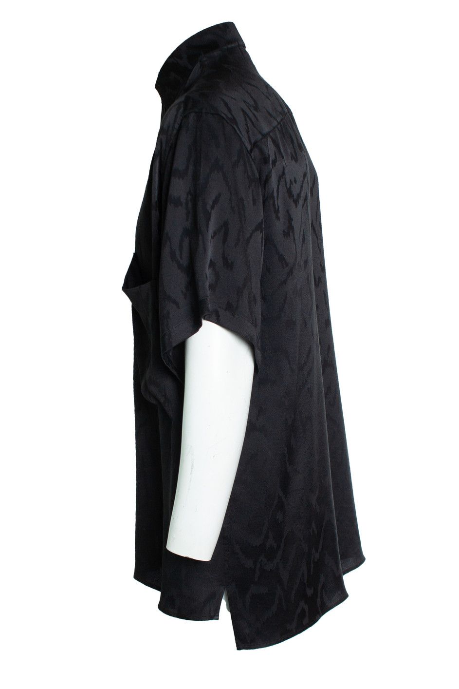 Saint Laurent Paris Saint Laurent, Short sleeve satin zig zag shirt Size US S / EU 44-46 / 1 - 2 Thumbnail