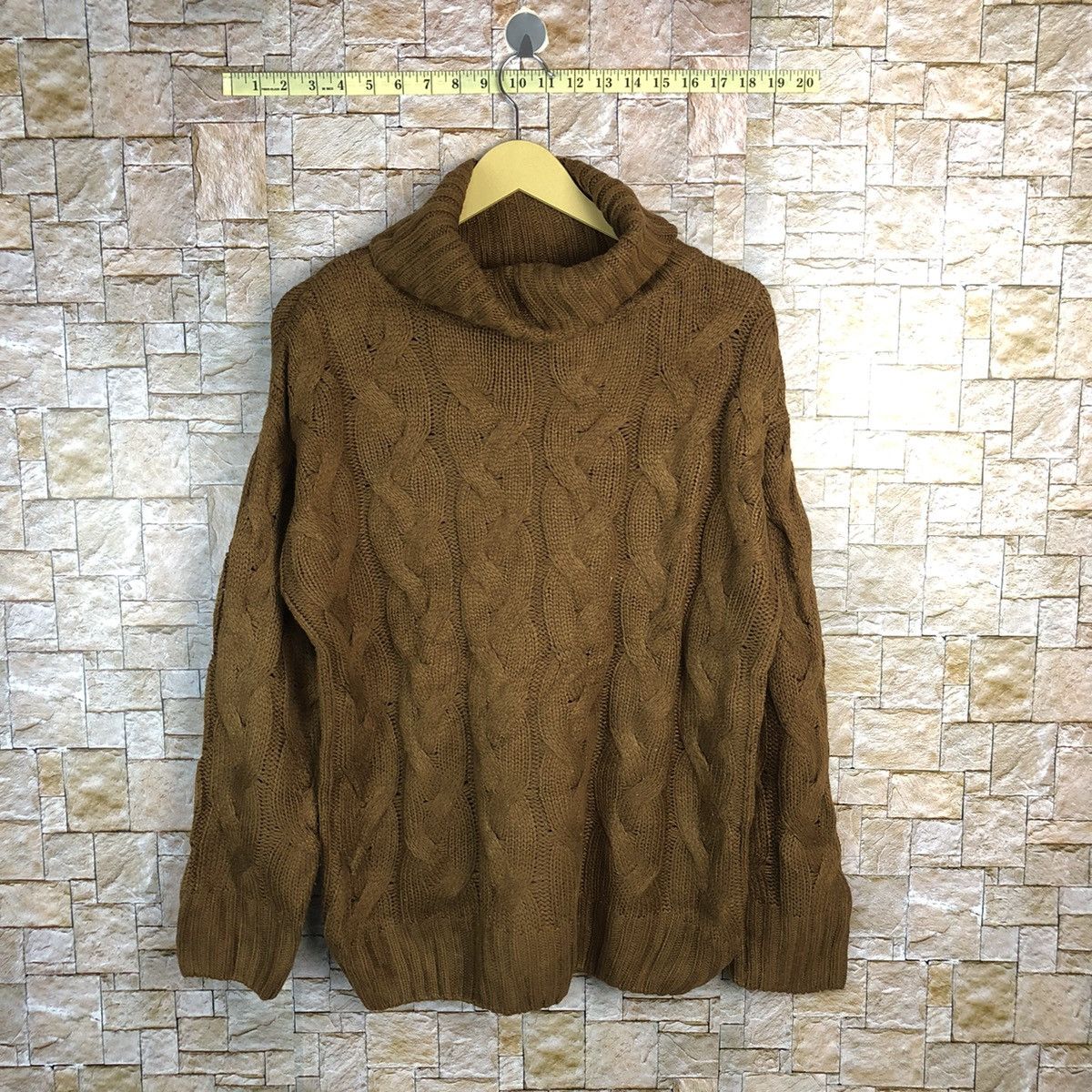 Vintage GU vintage japan Brown cable Knitwear #A415 Size US M / EU 48-50 / 2 - 1 Thumbnail