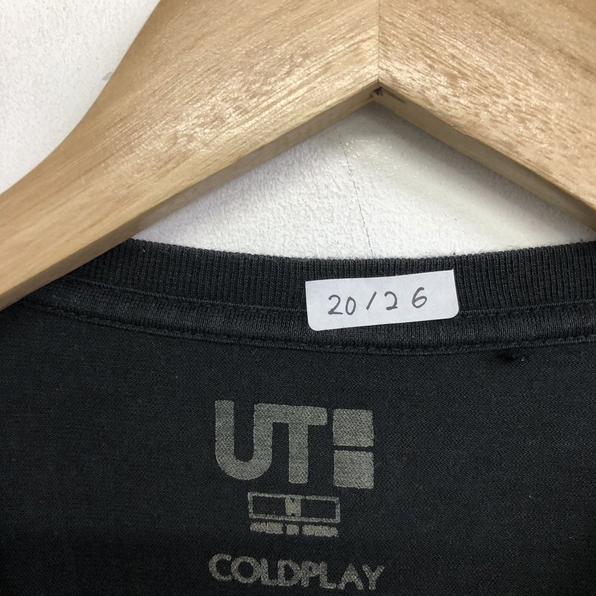 Band Tees Coldplay Viva La Vida X Uniqlo Band Tshirt Size US M / EU 48-50 / 2 - 8 Thumbnail