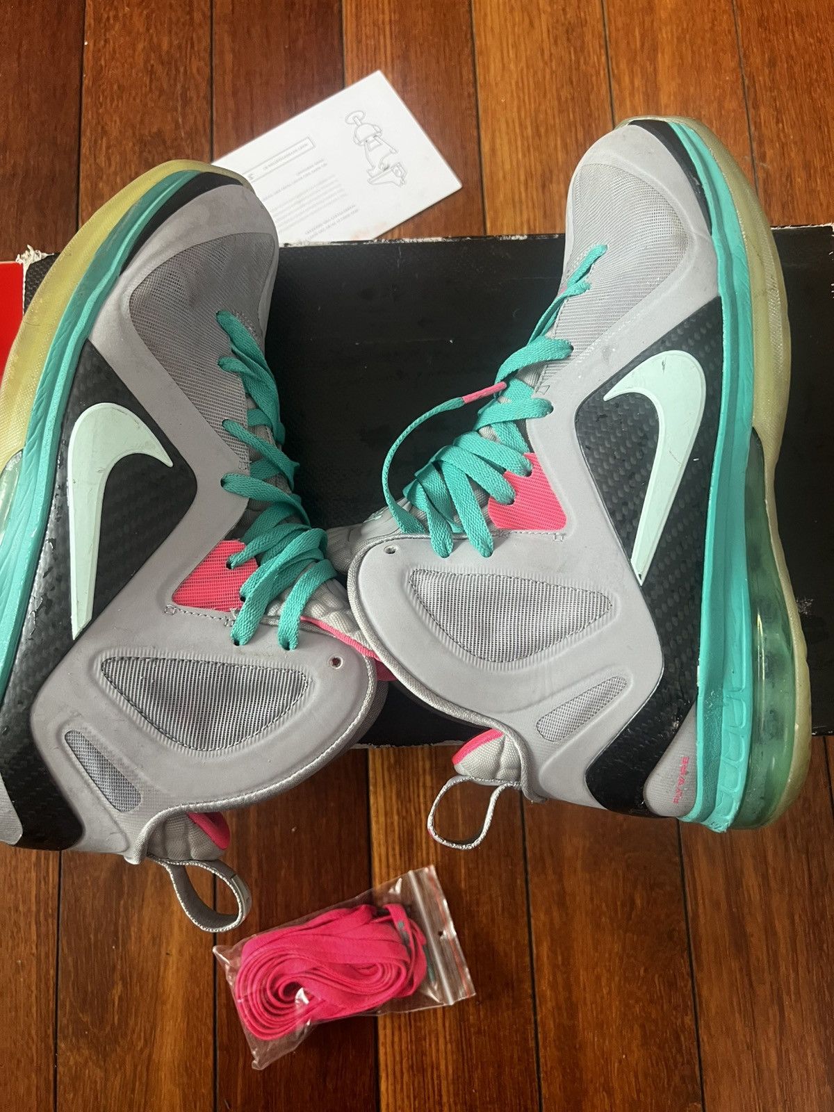 Nike South Beach Lebron Size US 9.5 / EU 42-43 - 4 Thumbnail