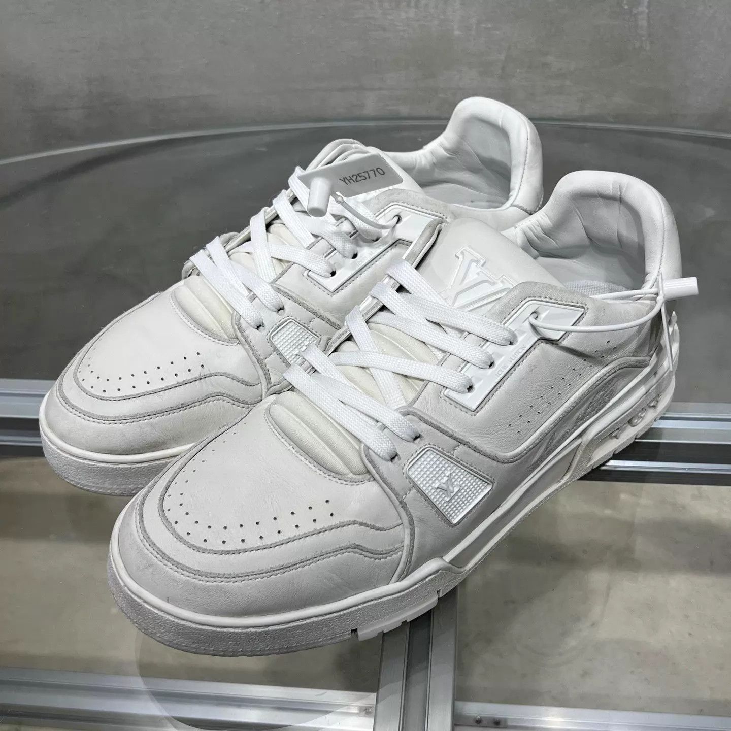 Louis Vuitton Louis Vuitton Off-White Trainer UK6.5 40.5 Size US 7.5 / EU 40-41 - 2 Thumbnail