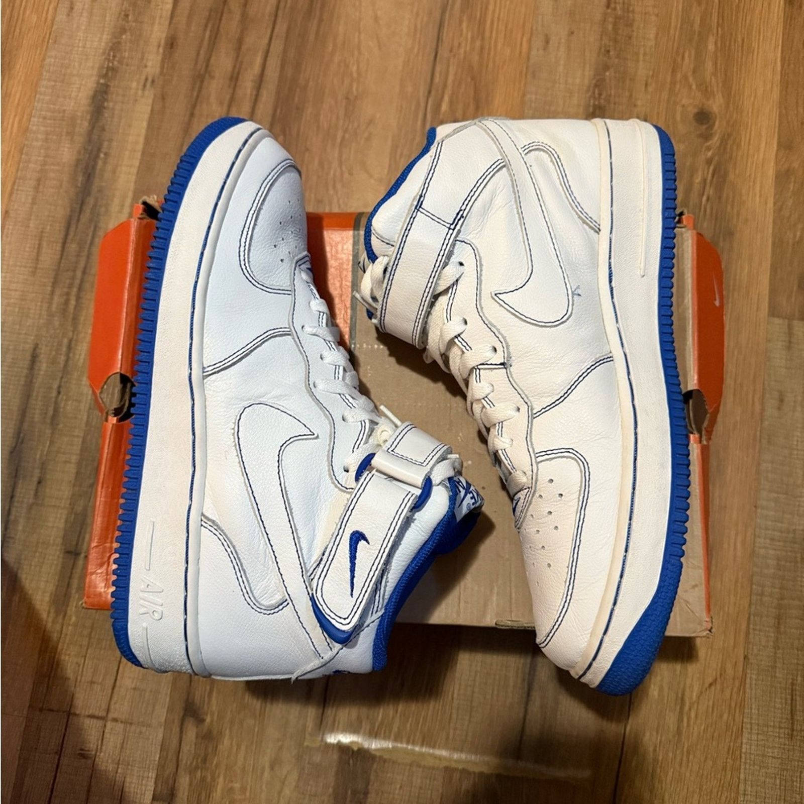 Nike 2002 Nike Air Force 1 Contrast Stitch White White Royal Blue Size US 10 / EU 43 - 1 Thumbnail