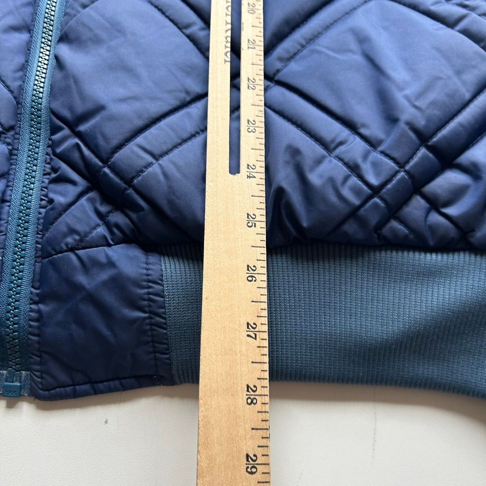 Nike Vintage 1990s Nike Embroidered Swoosh Quilted Bomber Jacket Size US L / EU 52-54 / 3 - 7 Thumbnail