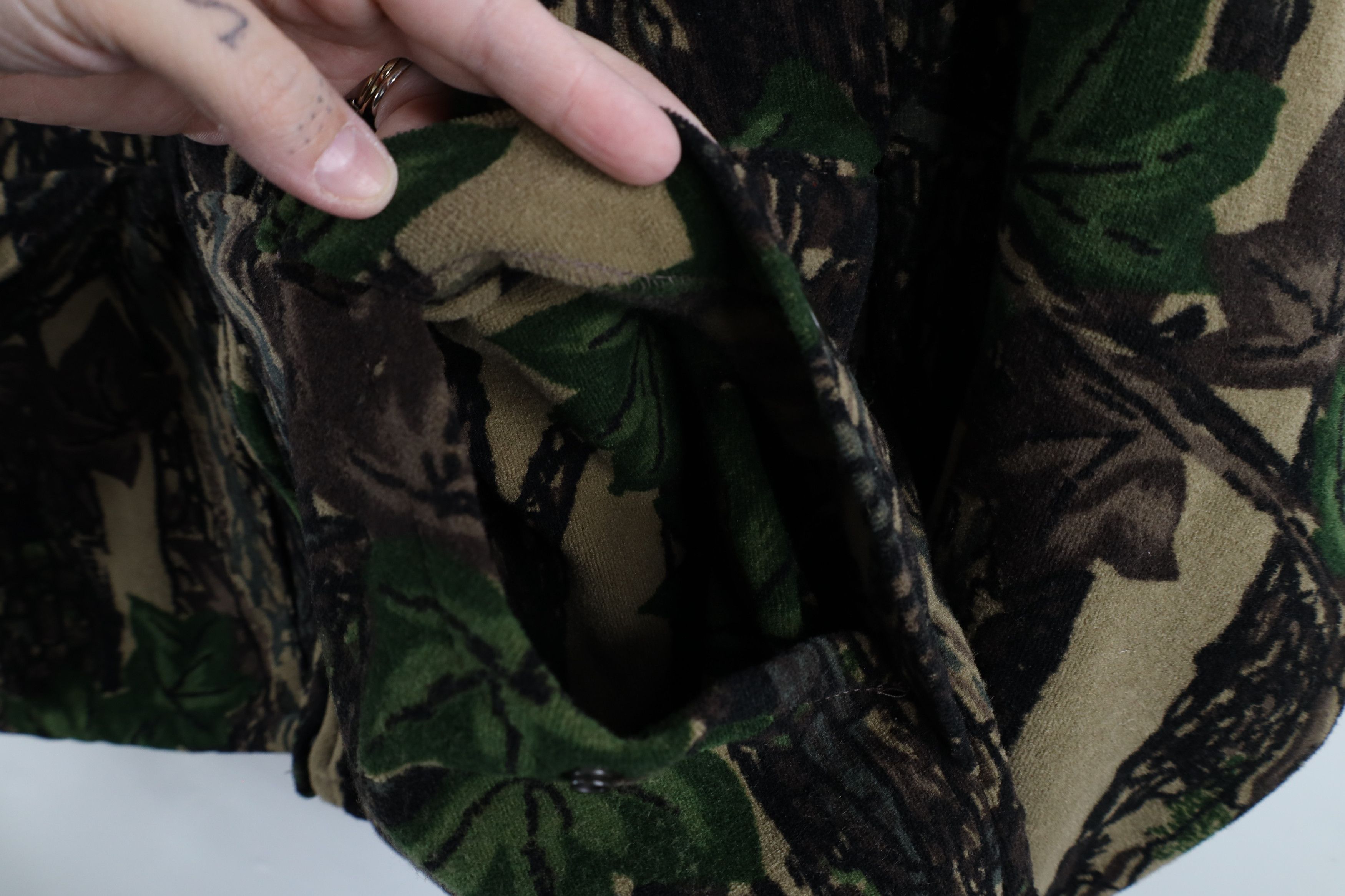 Vintage × Walls Vintage 90s Walls Camouflage Soft Cloth Bomber Jacket USA Size US L / EU 52-54 / 3 - 5 Thumbnail