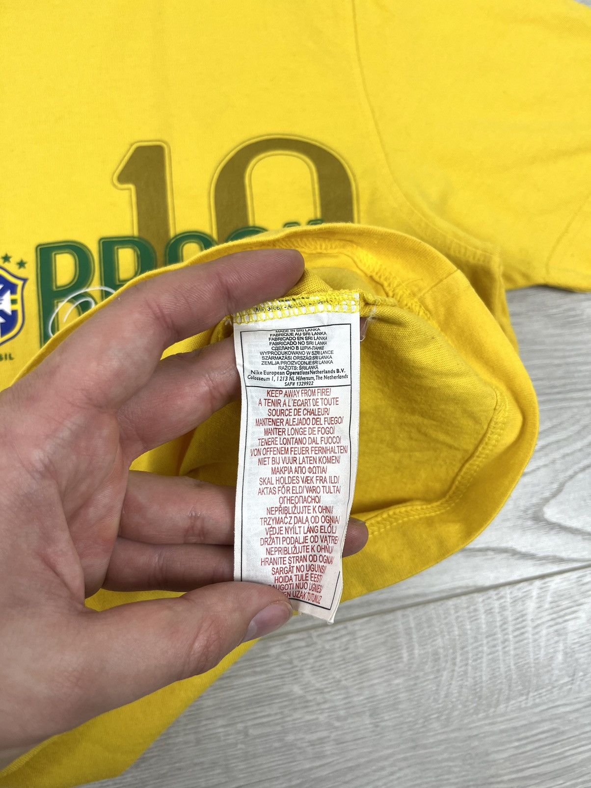 Vintage Blokecore⚽️ Nike Vintage 00s Brazil Ronaldinho T Shirt Size US M / EU 48-50 / 2 - 7 Thumbnail
