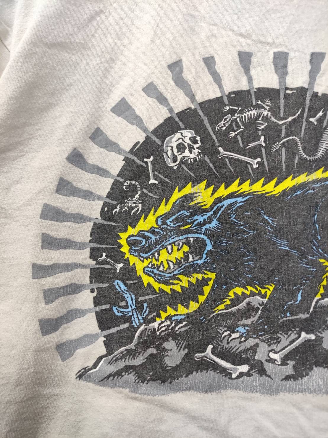 Santa Cruz Skateboards Vtg 00's Santa Cruz x Jeff Kendall " Kendall Wolf " T-Shirt Size US M / EU 48-50 / 2 - 9 Thumbnail