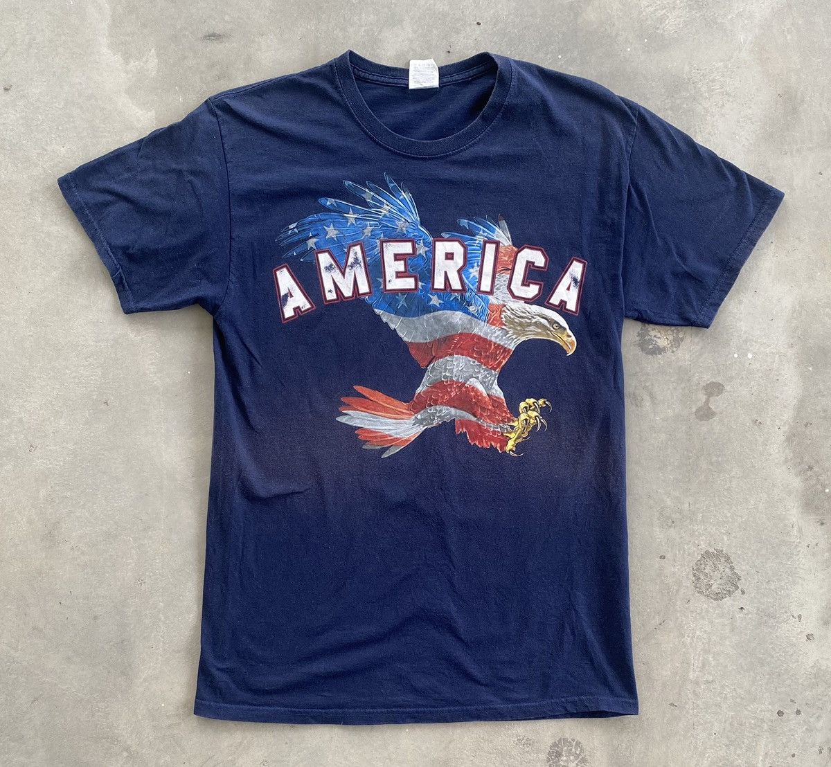 Fruit Of The Loom VINTAGE AMERICA FALCON TEE Size US L / EU 52-54 / 3 - 1 Thumbnail